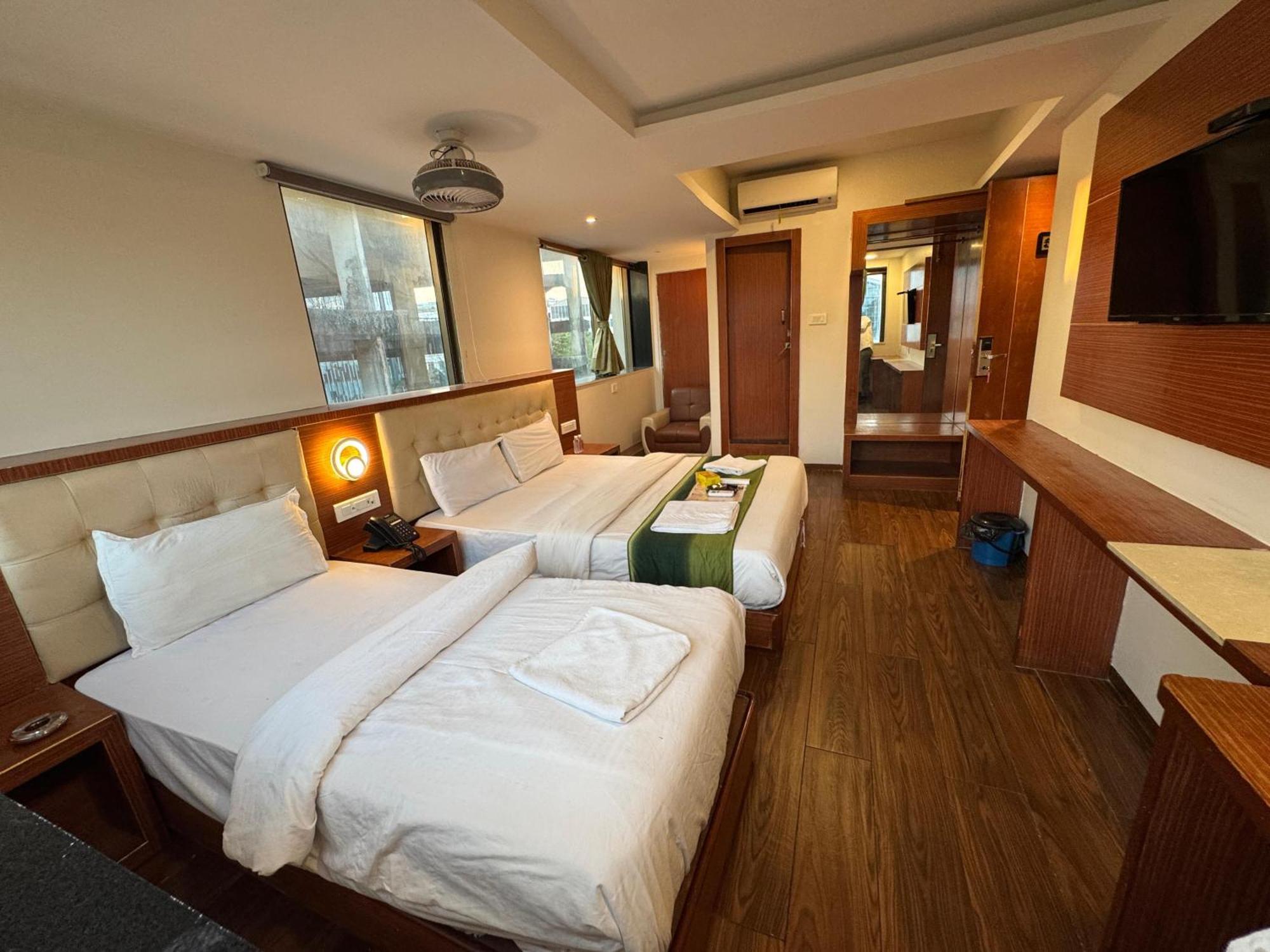 Hotel Aflon Midc Andheri East Bombay Esterno foto