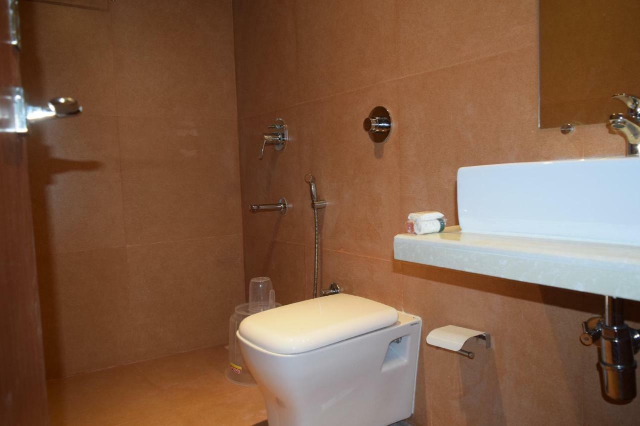 Hotel Aflon Midc Andheri East Bombay Esterno foto