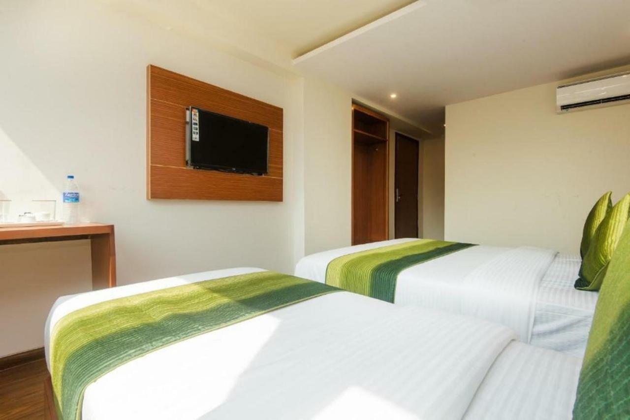 Hotel Aflon Midc Andheri East Bombay Esterno foto